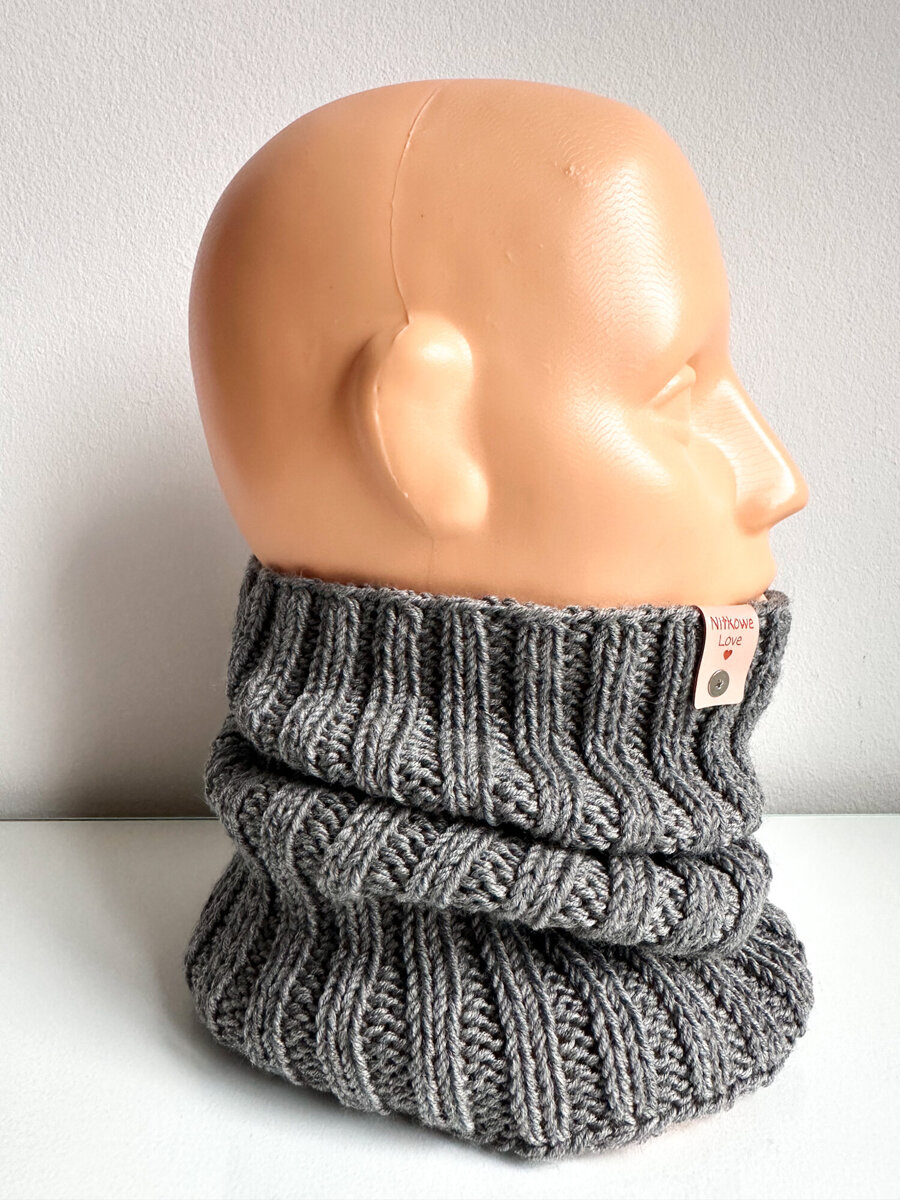 Ręcznie robiony KOMIN 100% Baby Merino 19 Szary 30 cm długości