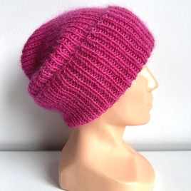 Ręcznie robiona czapka beanie AUREA 100% Baby Merino plus moher i jedwab 08/13 Fuksja