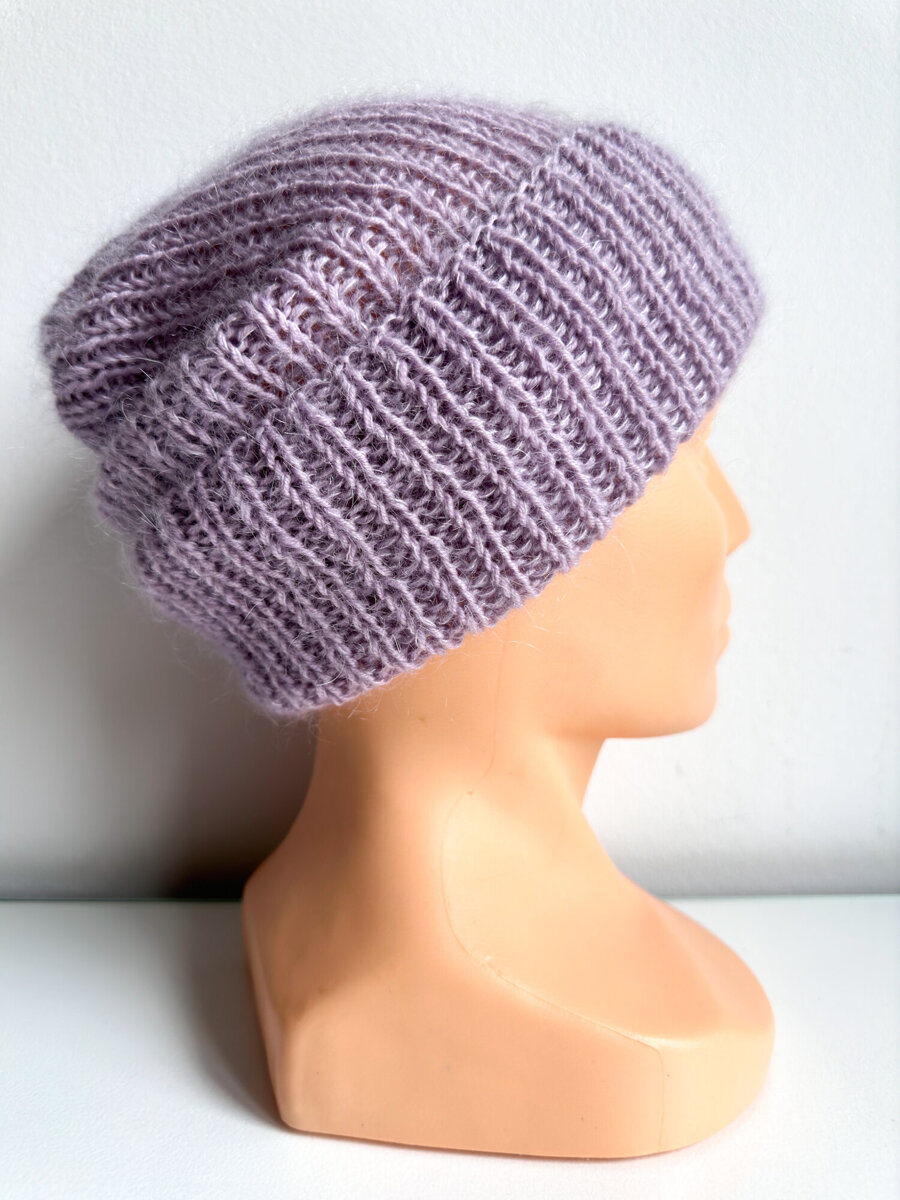 Ręcznie robiona czapka beanie AUREA 100% Baby Merino plus moher i jedwab 60/55 Lawendowy Szron